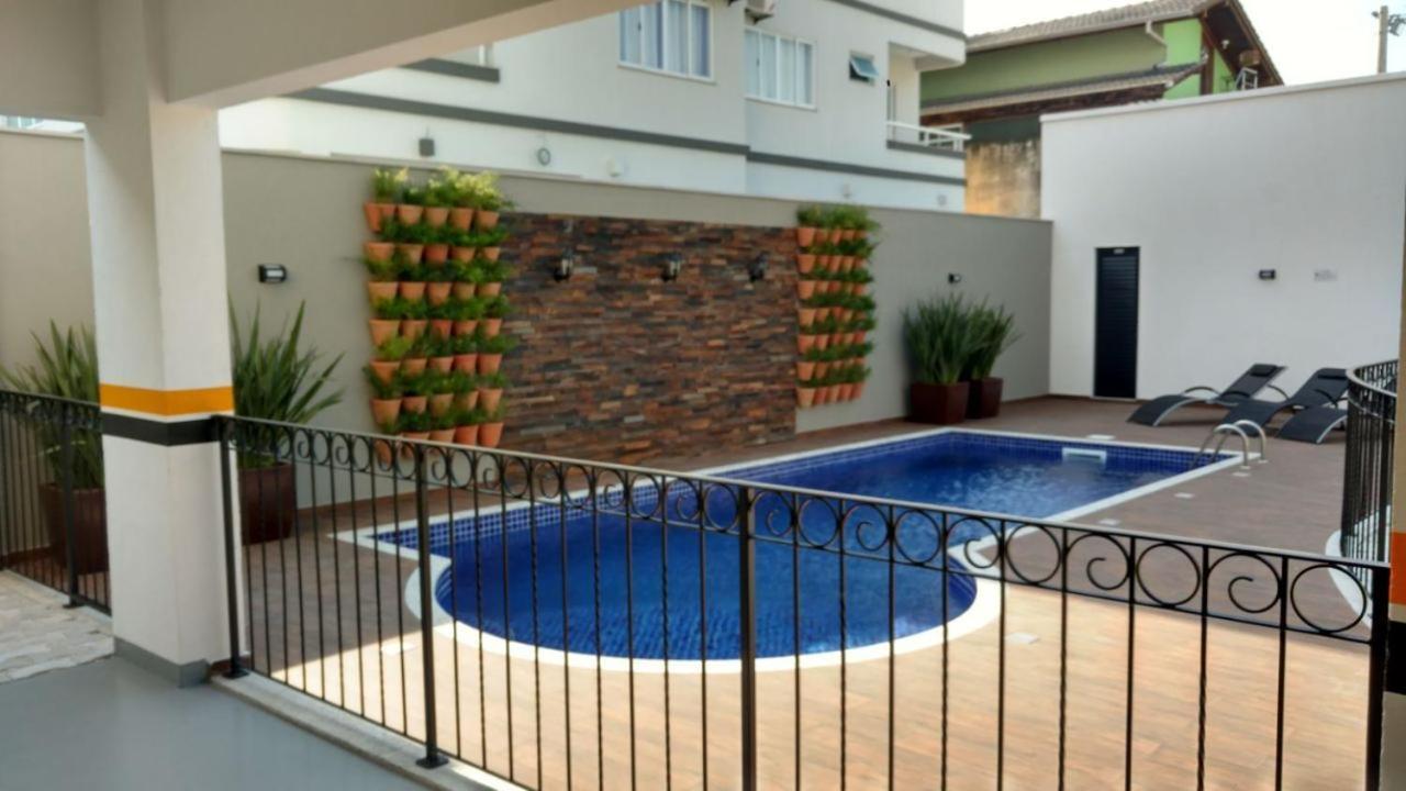 Var-101A Dpto Amplio En Condominio Cerrado Con Piscina Bombinhas Εξωτερικό φωτογραφία