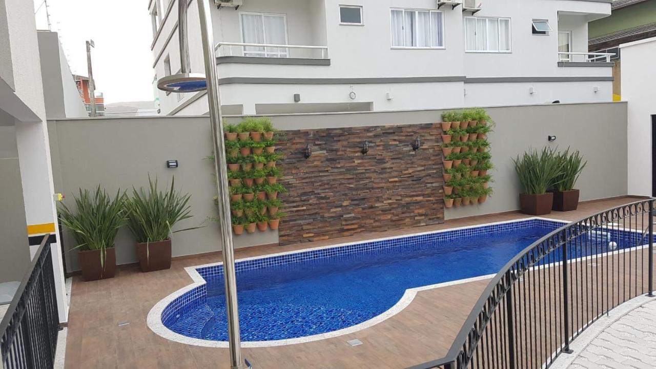 Var-101A Dpto Amplio En Condominio Cerrado Con Piscina Bombinhas Εξωτερικό φωτογραφία